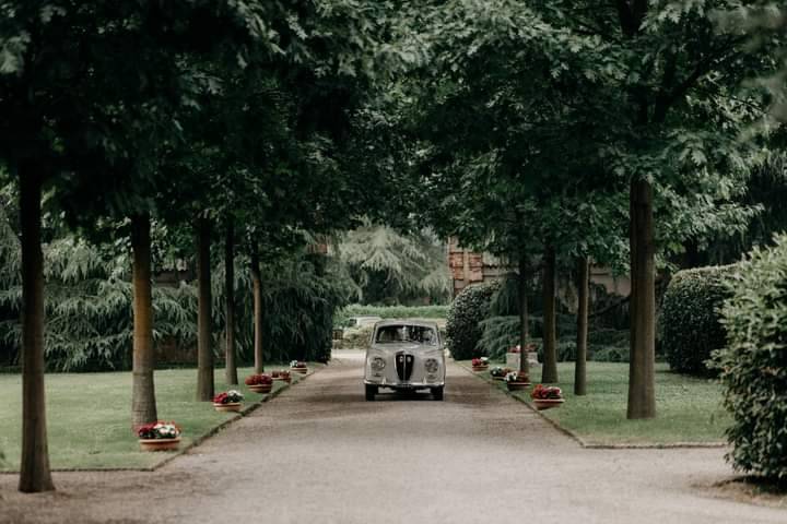 Il Viale d'ingresso