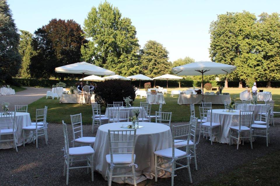 Aperitivo nel prato