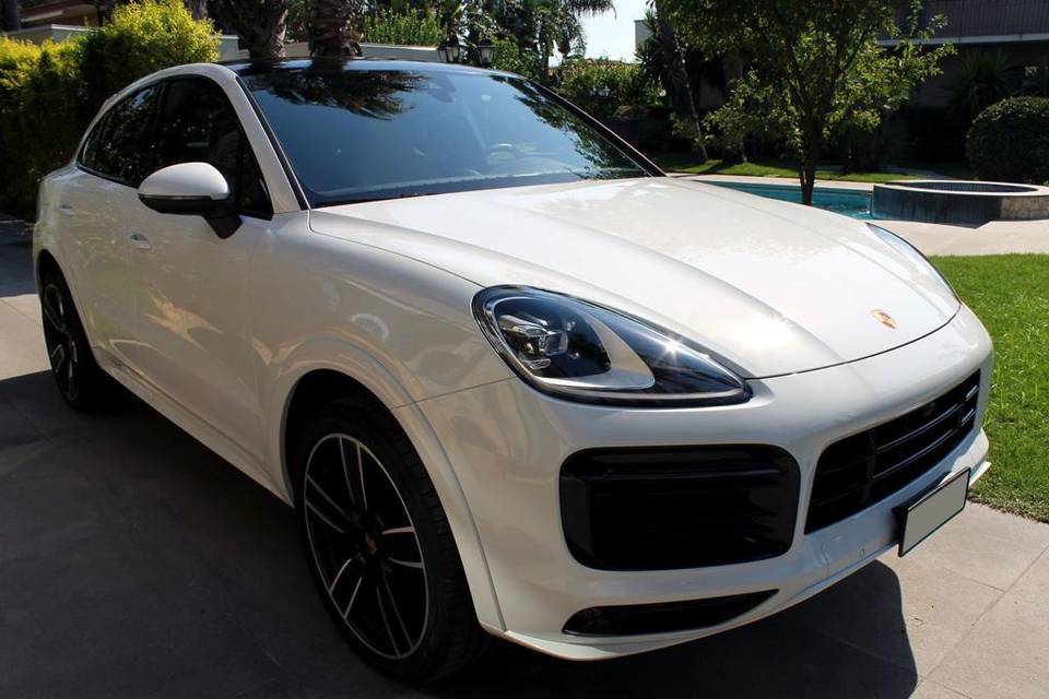 Porsche Cayenne Coupè bianco