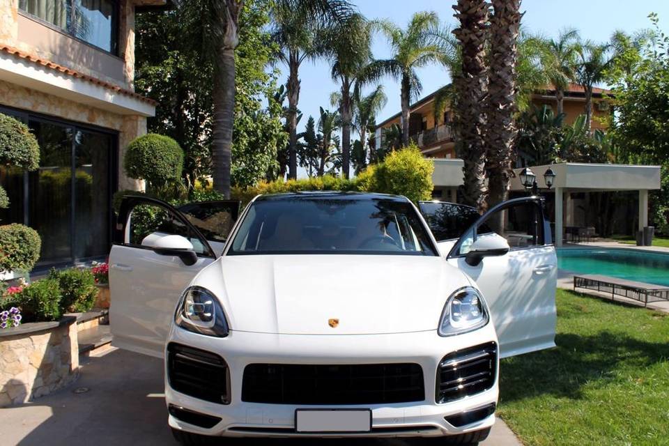 Porsche Cayenne Coupè bianco