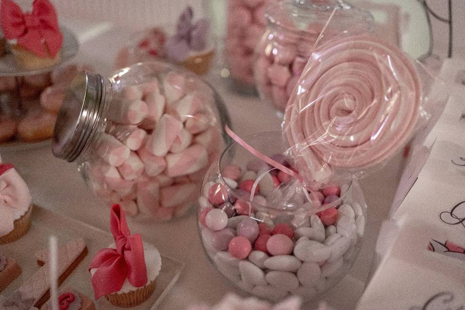 Minou themed sweet table