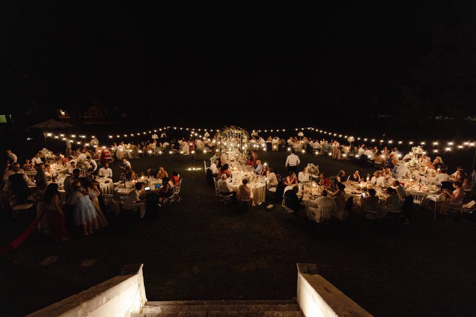 Cena nel parco retro villa