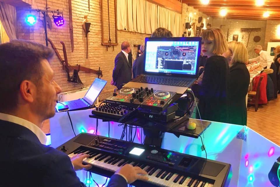 Live Piano