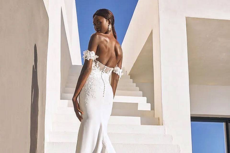 Octavia by Pronovias