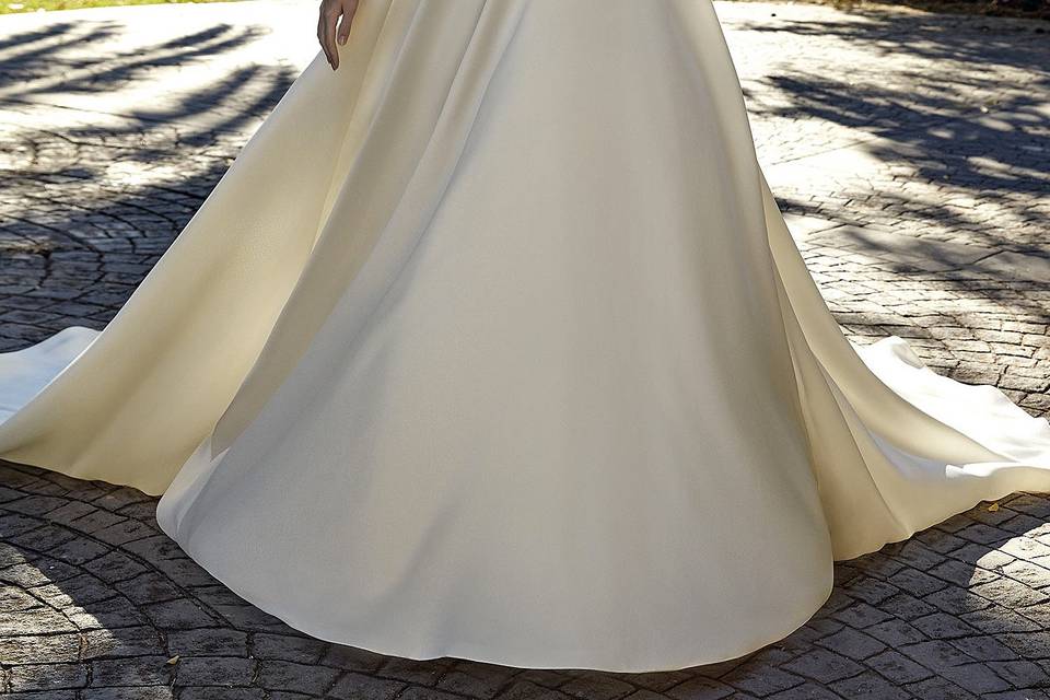 Regina by Pronovias