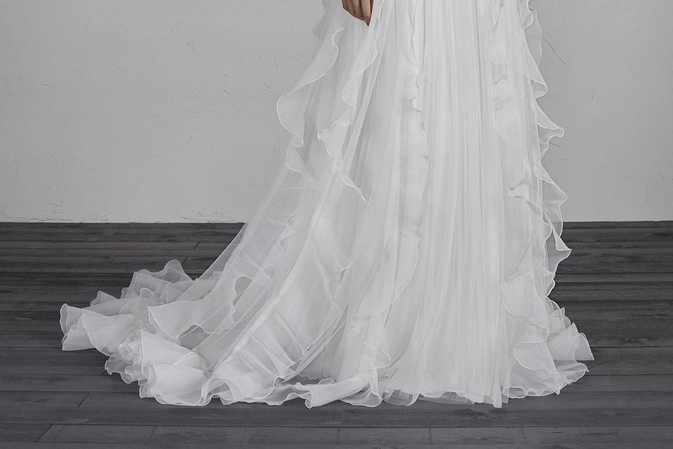 Essien (pronovias)