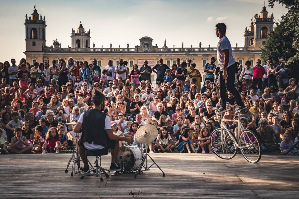 Performance bici acrobatica