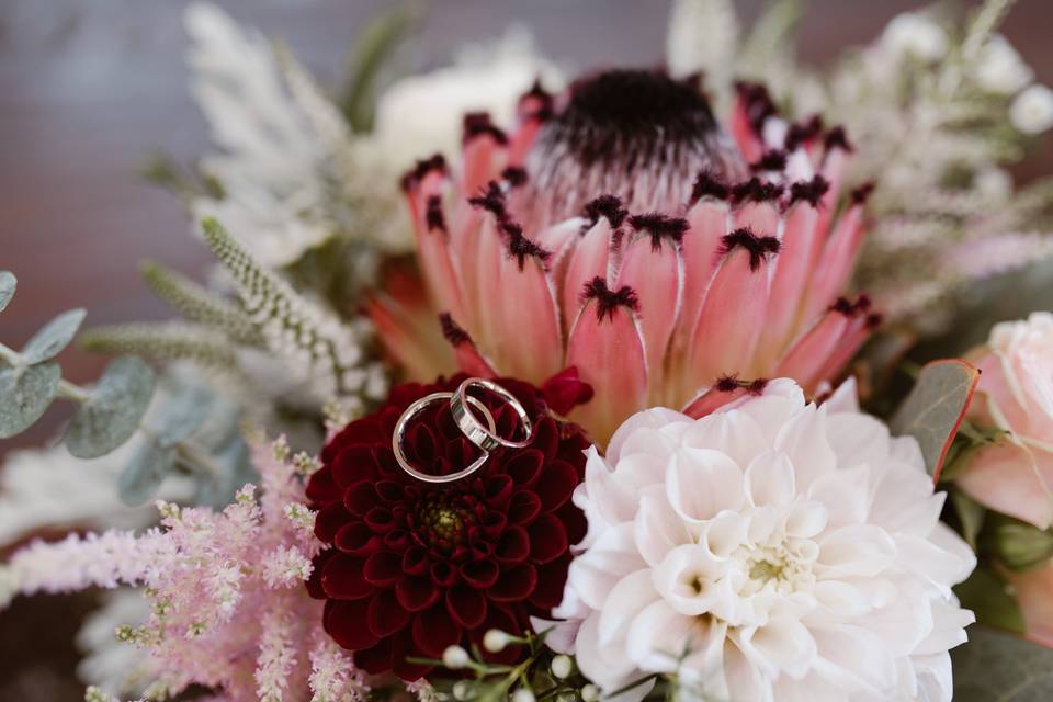 Rings and flowers