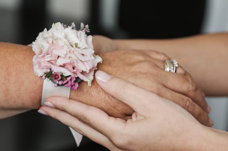 CORSAGE