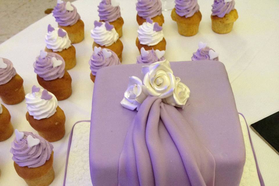 Wedding cake & cupcake