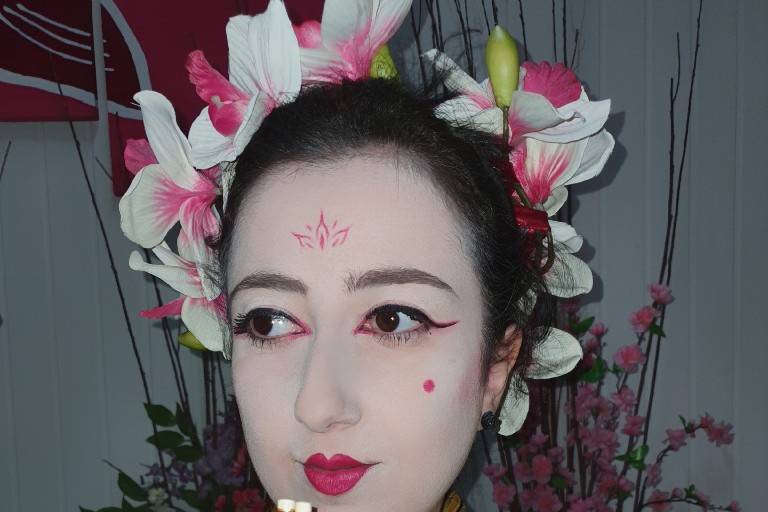 The Empress of China makeup