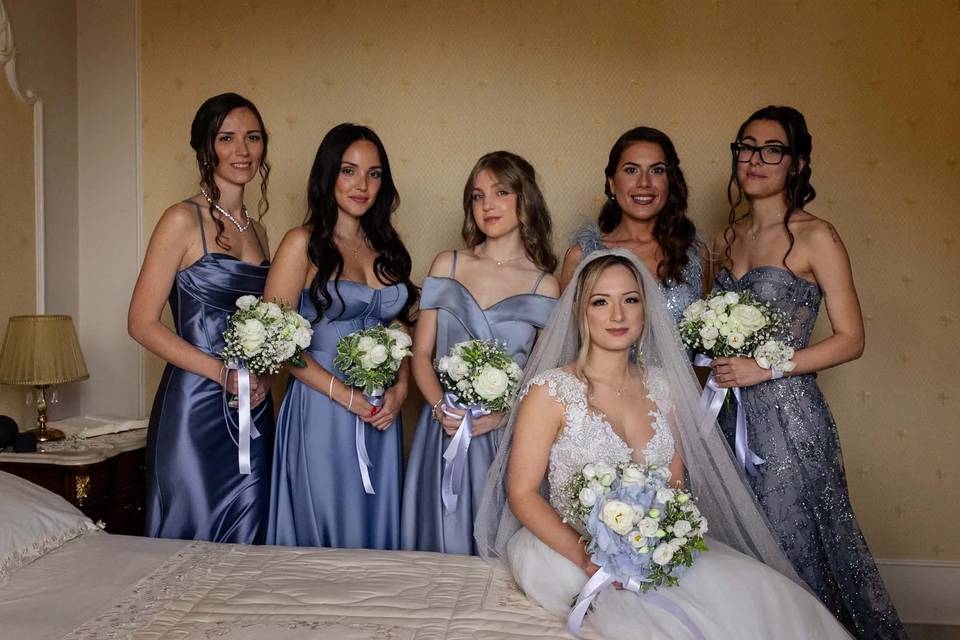 La sposa e le damigelle