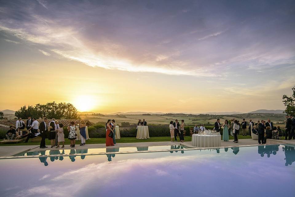 Esempio di Buffet in piscina