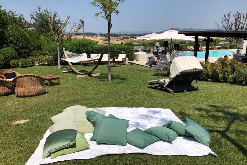 Aperitivo in piscina