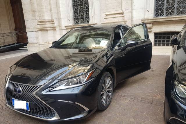 Berlina Lexus