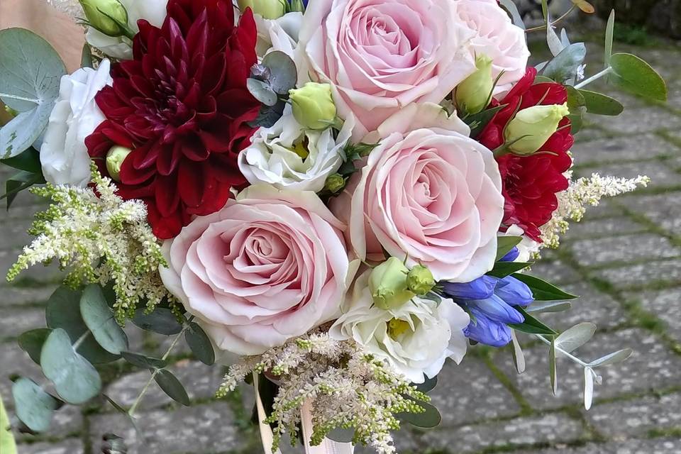Bouquet con rose stile Bobo ch