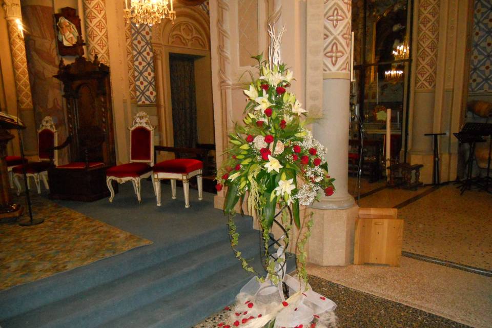 Comp. per altare con rose