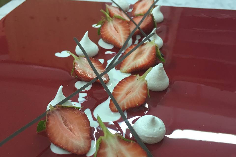 Torta moderna alle fragole