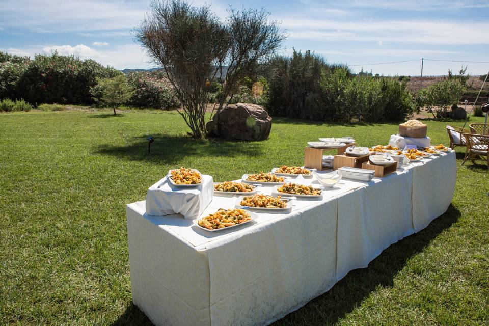 Buffet in giardino