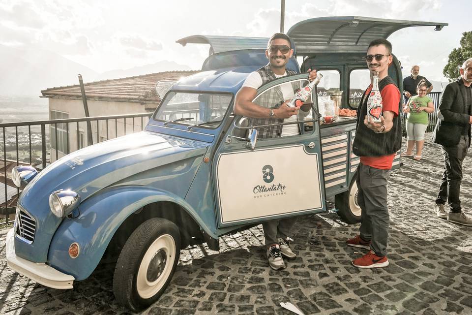 Citroen 2 cv street bar