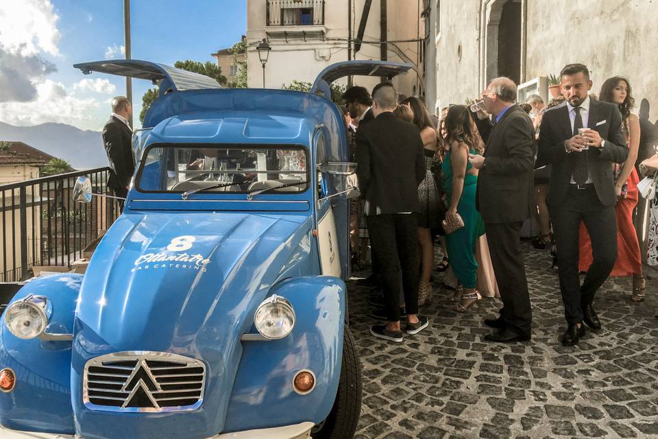 Citroen 2 cv street bar