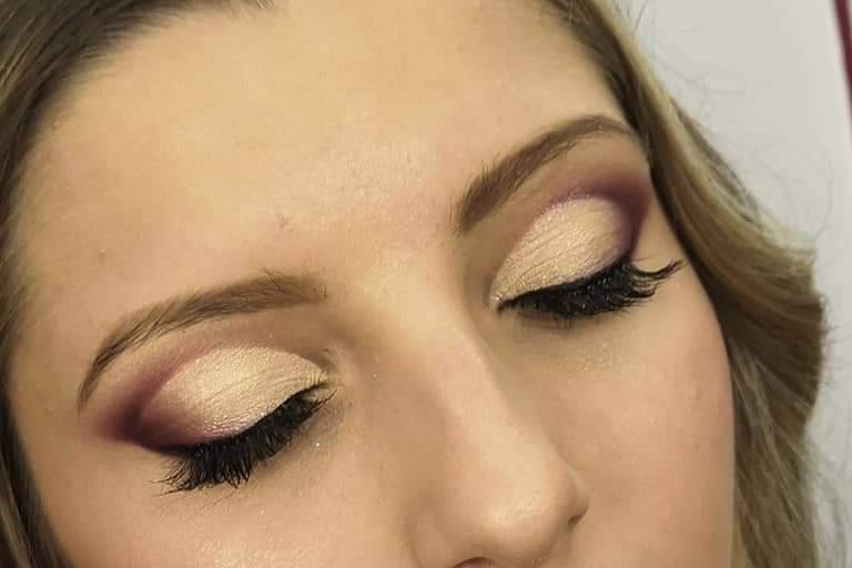 Cut crease