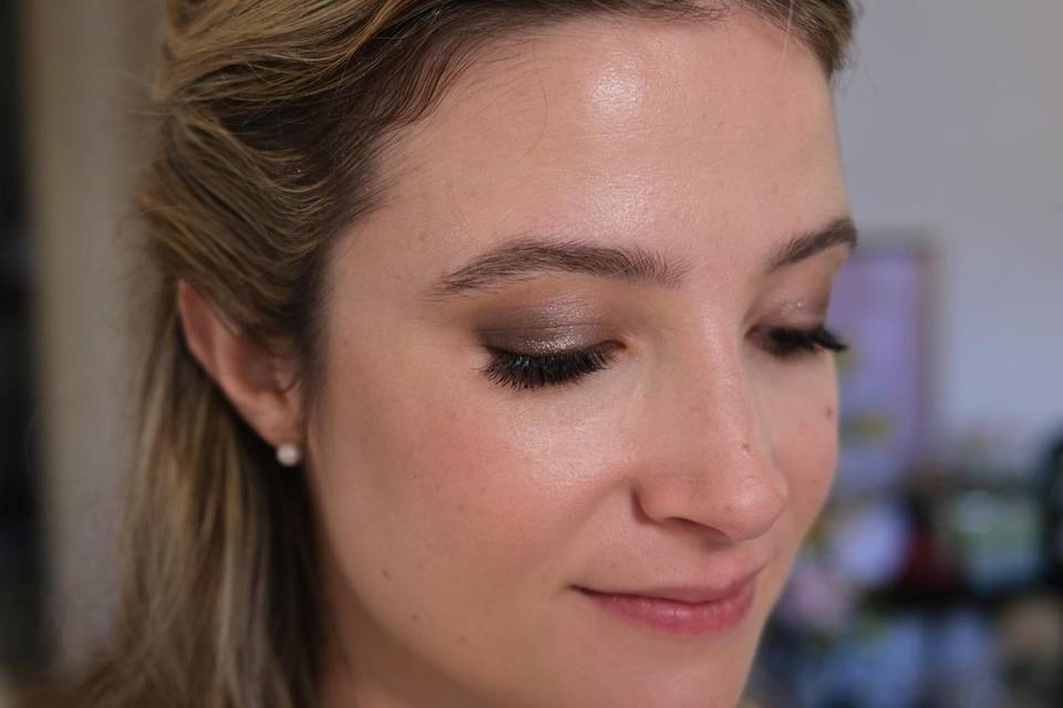 Soft smokey eyes