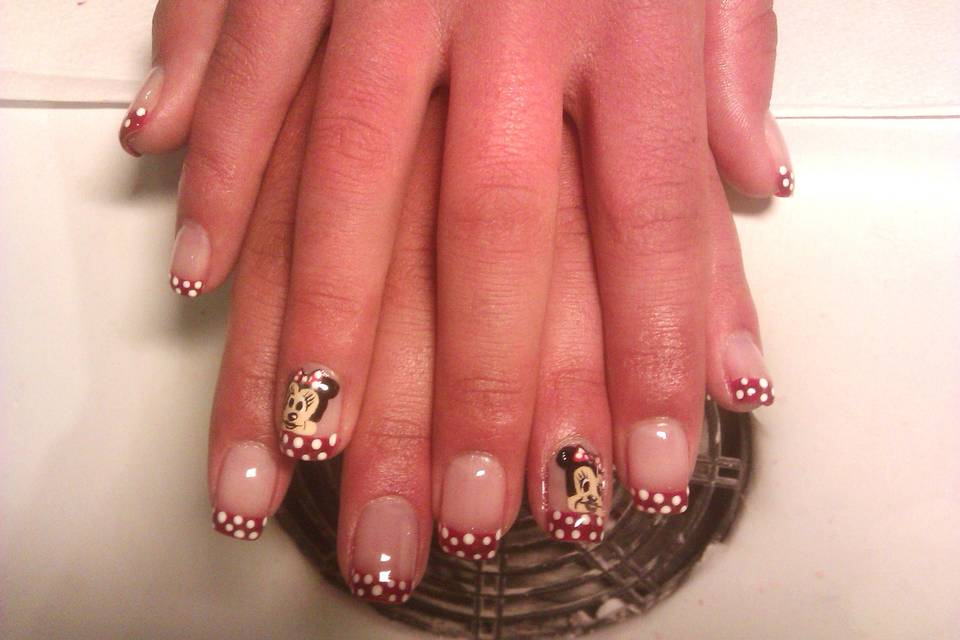 Gel e nail art minnie