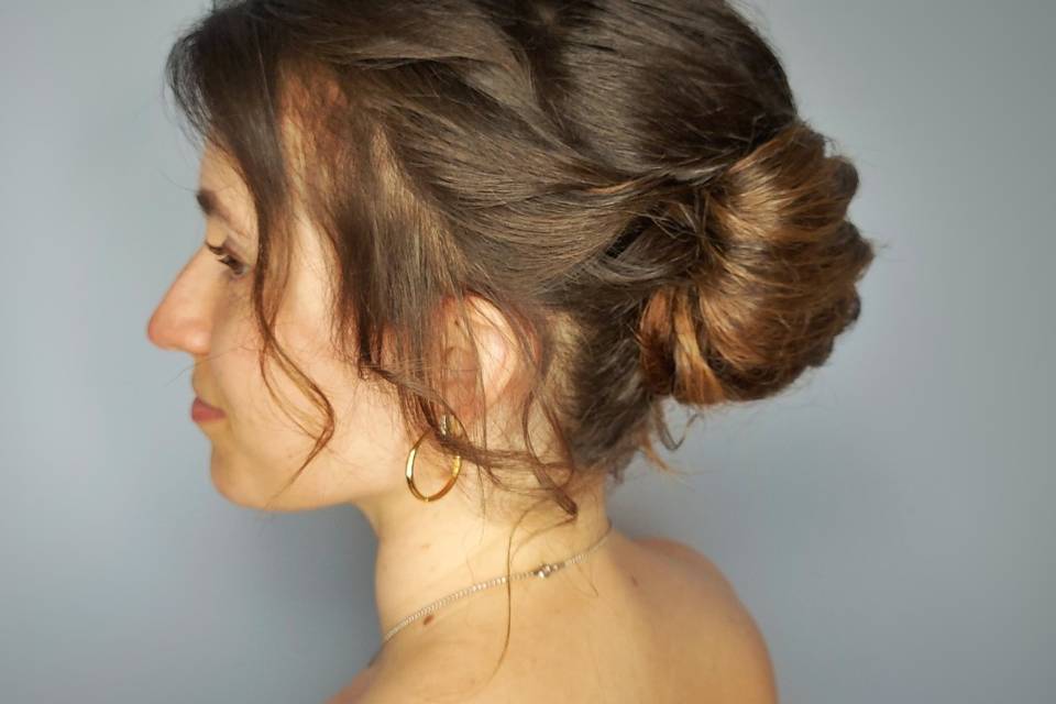 Chignon su capelli corti