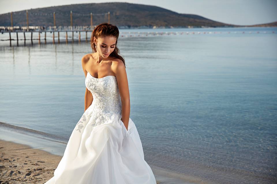 Pronovias White One