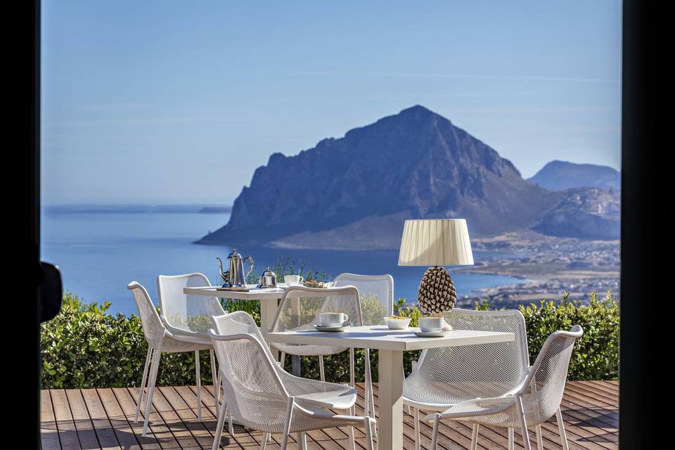 Veranda bar