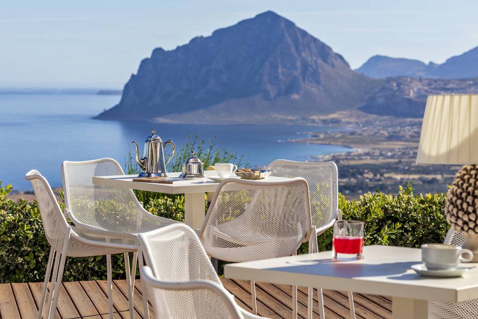 Veranda bar