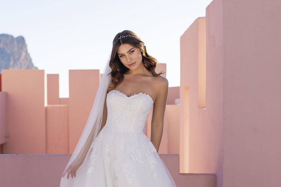 Pronovias White One