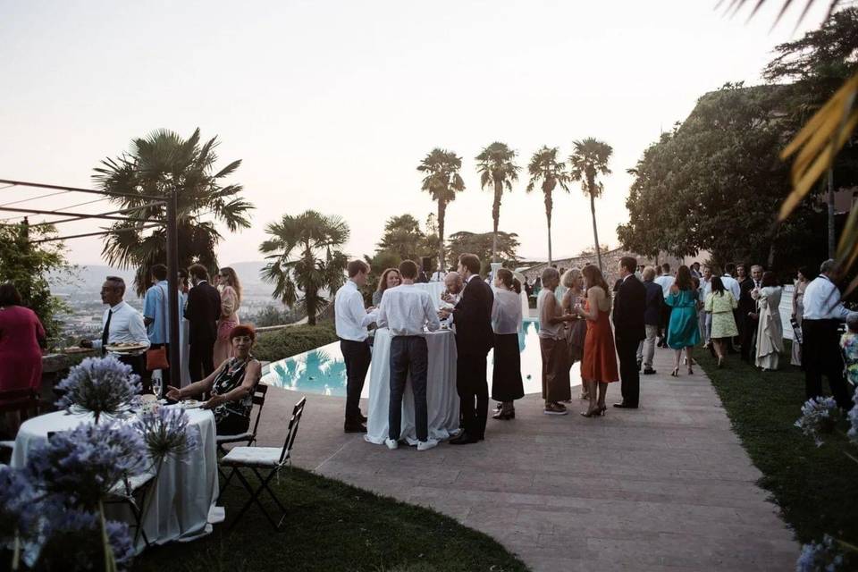 Matrimonio a bordo piscina