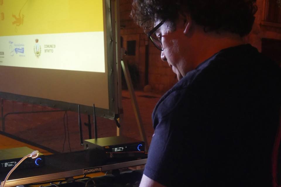 Service audio