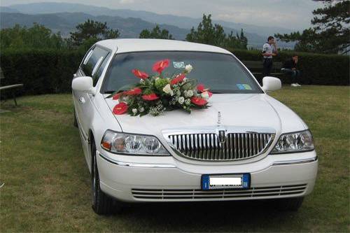 Limousine addobbo matrimonio