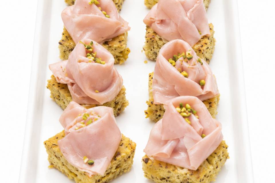 FOCACCIA ALLA CURCUMA E MORTAD