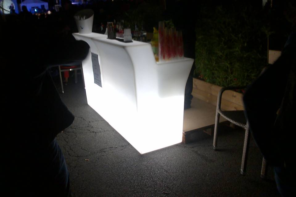 Bancone  bar luminoso