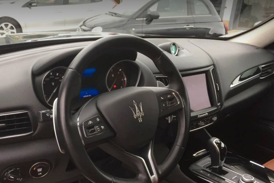 Maserati Levante plancia