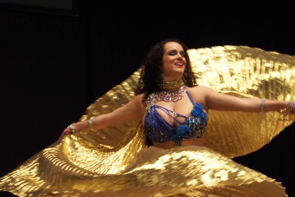 Danza con le ali di iside