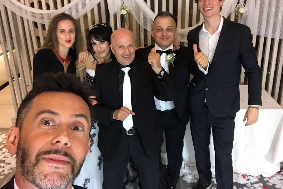 Fabrizio, Laura,sposi e staff