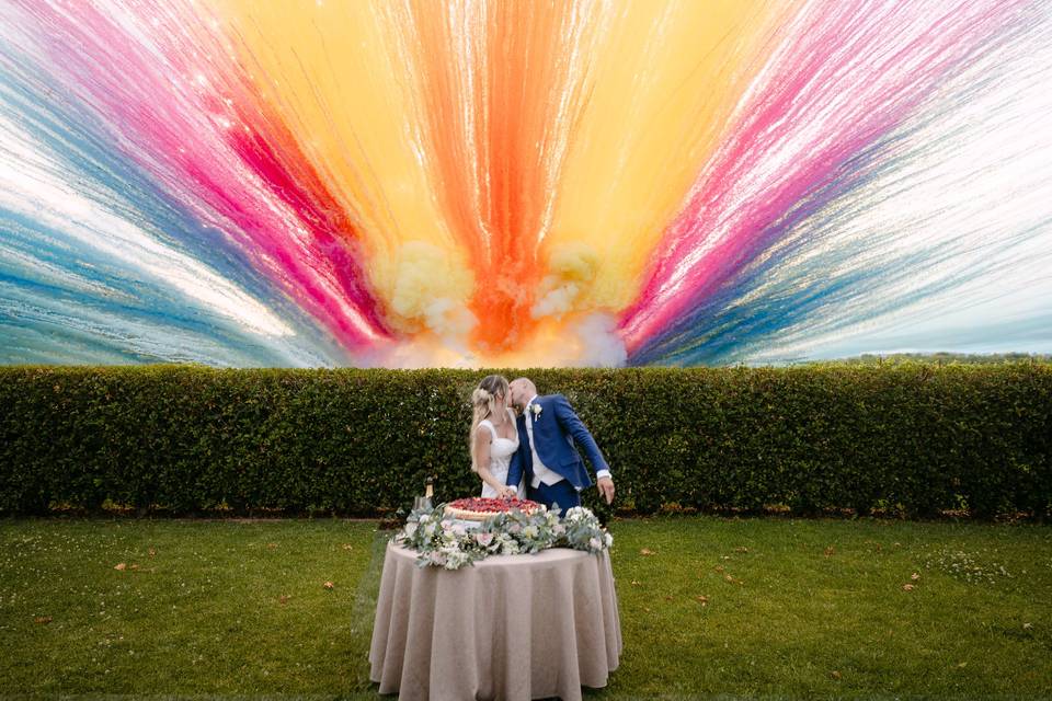 Smoke bomb