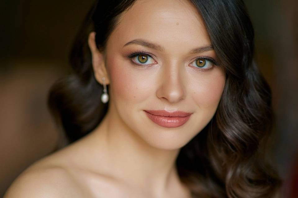Makeup hair