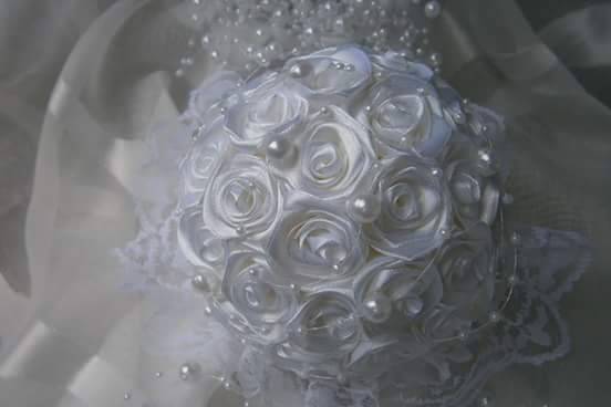 Bouquet bianco con perle