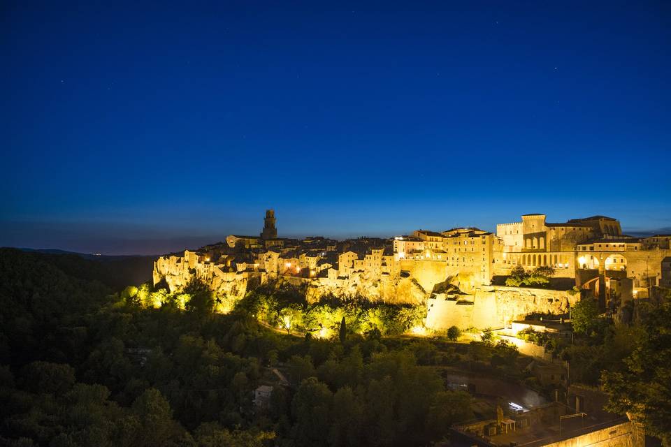 Pitigliano di notte