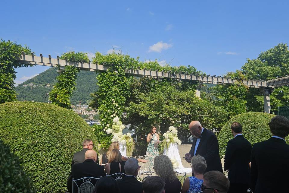 Waiting for the couple