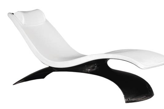 Chaise longue in carbonio con materassino in vera pelle