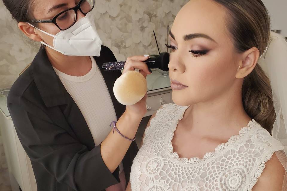 Araceli Acosta Make-up Artist