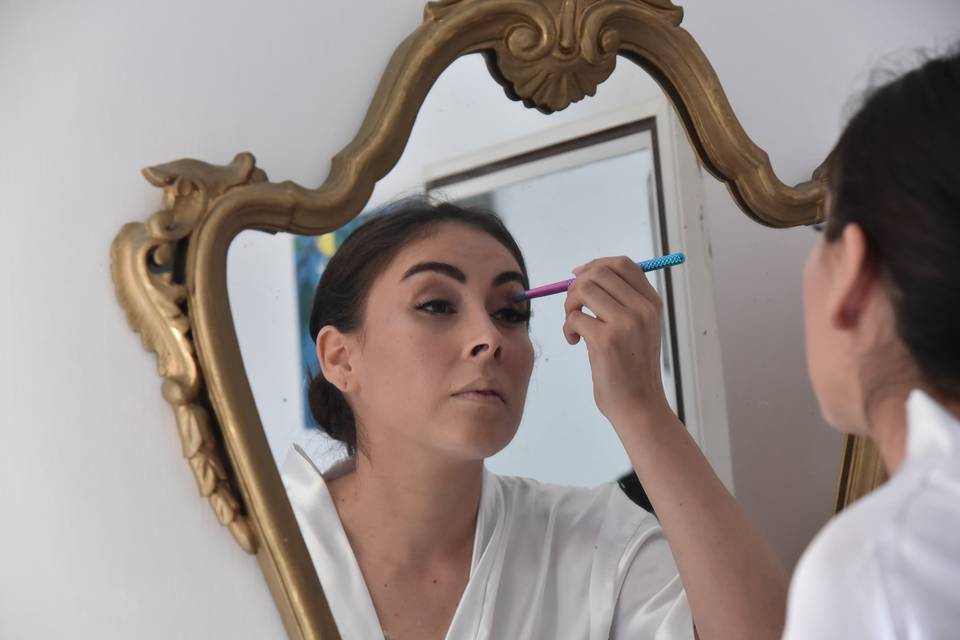 Araceli Acosta Make-up Artist