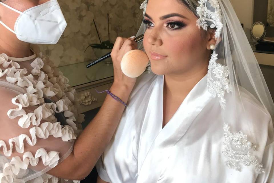 Araceli Acosta Make-up Artist